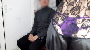 Sexy wife met the courier