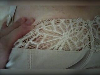 Stretching my wife&#039;s breasts throughout my brassiere