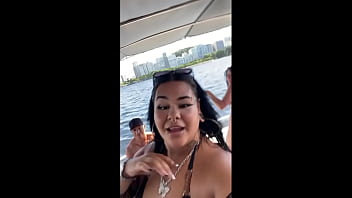 ROLOU PUTARIA NA LANCHA EM FAMILIA