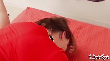 Bunny De La Cruz &amp_ Sara Jay Smooch Each Other&#039_s Lips &amp_ Pussy Labia!