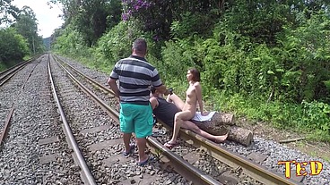 Por trás das câmeras do velinho fodeu a novinha - Luara Amaral - Sandro Lima - Binho Ted