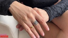 essa noiva de grelo grande adora trepar com homens fora do relacionamento