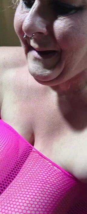 Somethings Fishy as She Squirts in the Tank Squirting a Gallon Wanna Lick It up?