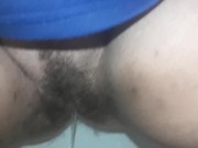 Sarettahot pissing nel bidet