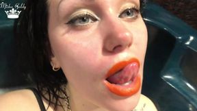 Orange lips & wet hair fetish