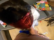 C'era una volta... un DIVANO ed un POMPINO! Sesso orale appassionato sul divano con ingoio!