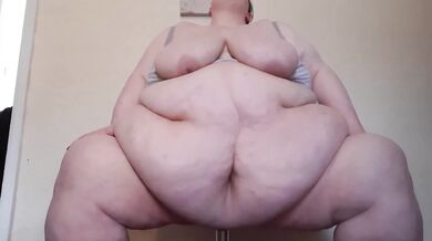 SSBBW FAT GODDESS TUMMY TITTY TWERK