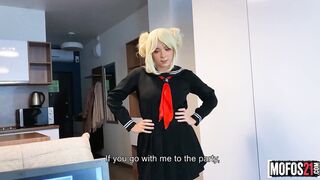 Russian Cosplayer Gets Her Firts Anal Ever - MOFOS21