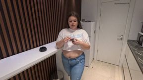 Smoking and farting in jeans 4k