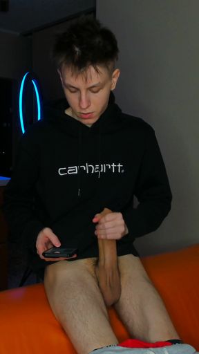 Messy Hair Morning Wood Shy Twink Drains Overnight   Clip 1