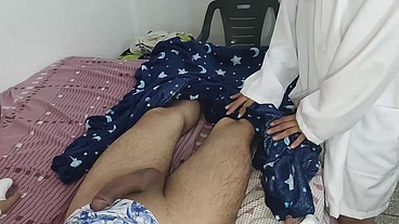 Doctora Bien Puta Se Deja Follar Con Su Paciente y se Traga Toda la Leche