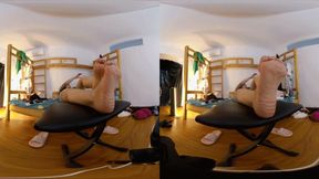 3DVR180 ERER dirty and smelly feet display 1