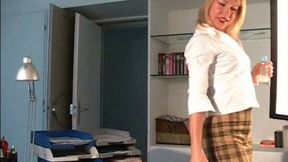 Hotwife Melanie's Jerk Off Video! (wmv)